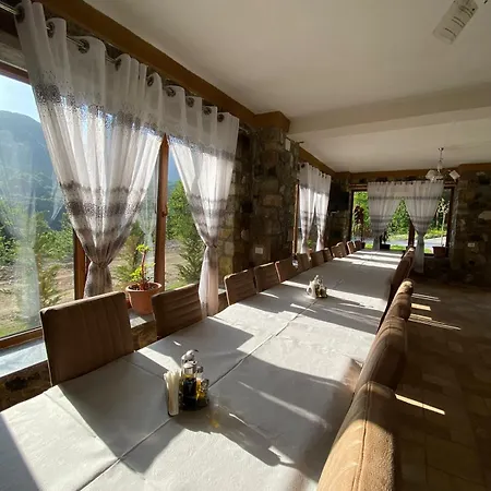 Trojet E Mija Hotel