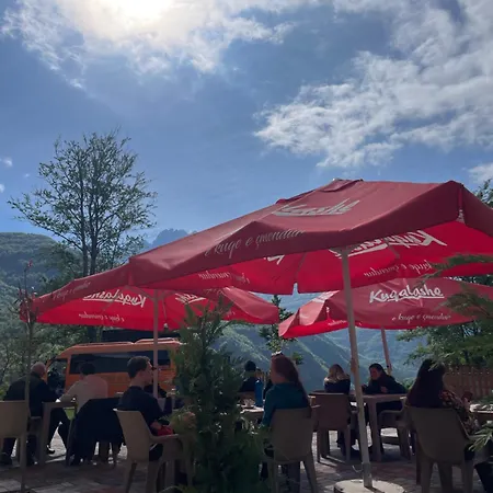 Trojet E Mija Hotel *