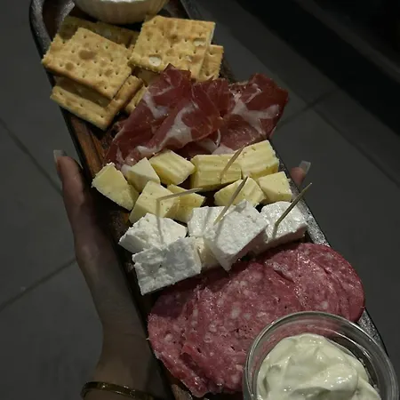 Trojet E Mija *