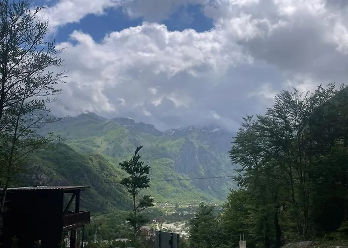 Hotel Trojet E Mija *