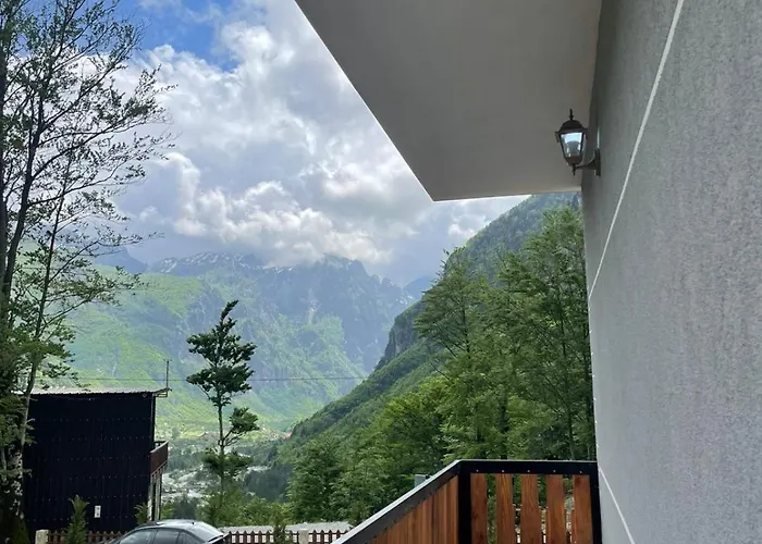 Trojet E Mija Hotel *